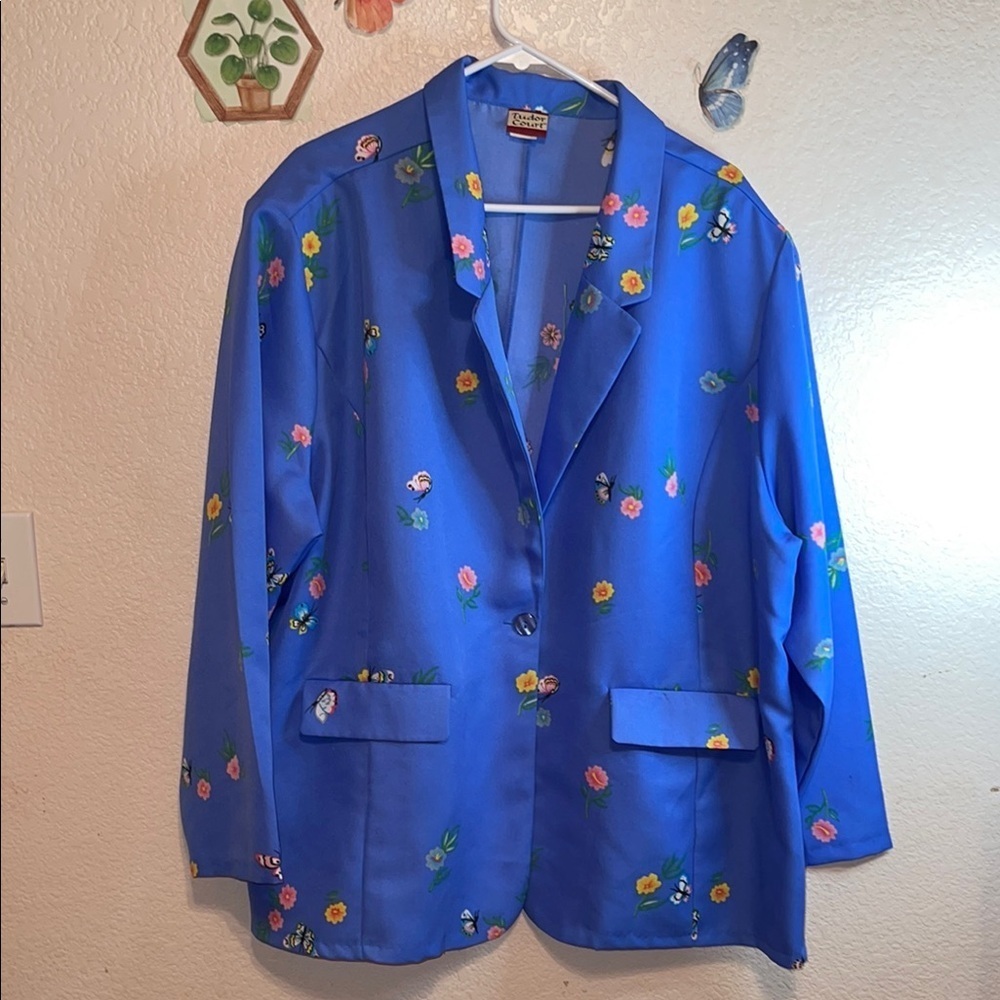 Vibrant Blue Patterned Sport Coat with Classic Lapel